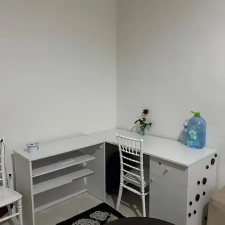 Apartament In Albania * ティラナ