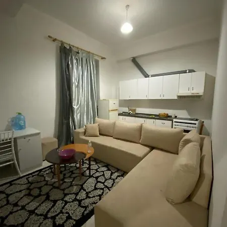 Apartament In Albania * ティラナ